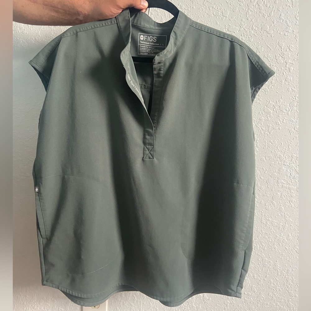 USED FIGS Rafaela scrub top